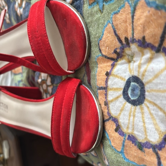 Red heels w silver accent - Picture 3 of 5